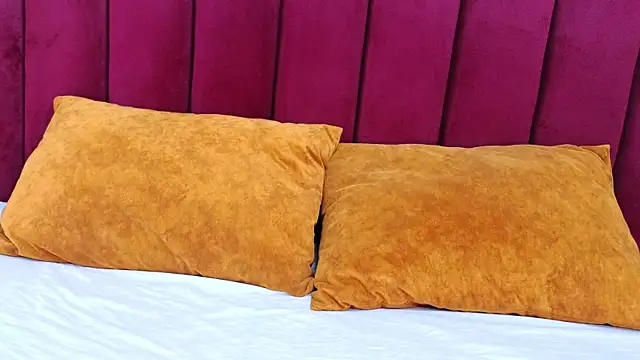 Snapshot of JESSYCORTES chatting on 03/13/25, 02:01 JESSYCORTES online show from 03/13/25, 02:01