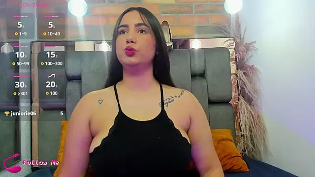 Snapshot of JESSYCORTES chatting on 09/17/25, 02:19 JESSYCORTES online show from 09/17/25, 02:19