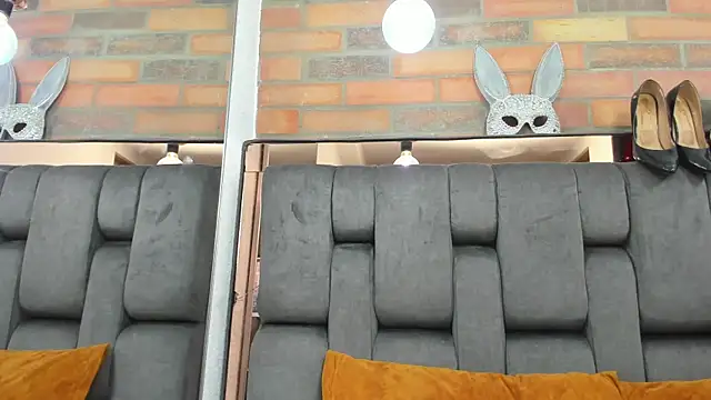 Snapshot of JESSYCORTES chatting on 10/15/25, 02:28 JESSYCORTES online show from 10/15/25, 02:28