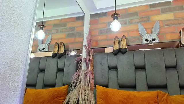 Snapshot of JESSYCORTES chatting on 10/22/25, 02:50 JESSYCORTES online show from 10/22/25, 02:50