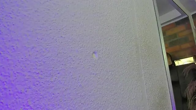 Snapshot of JESSYCORTES chatting on 10/24/25, 02:46 JESSYCORTES online show from 10/24/25, 02:46