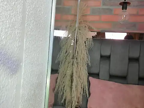 Snapshot of JESSYCORTES chatting on 05/19/26, 11:00 JESSYCORTES online show from 05/19/26, 11:00