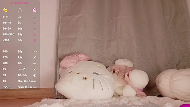 Snapshot of Sarah_cam06 chatting on 04/06/26, 04:46 Sarah cam06 online show from 04/06/26, 04:46