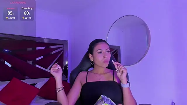 Snapshot of ZaraLim chatting on 01/22/25, 04:12 ZaraLim online show from 01/22/25, 04:12