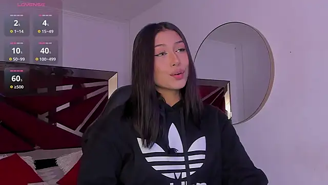 Snapshot of ZaraLim chatting on 03/06/25, 11:58 ZaraLim online show from 03/06/25, 11:58