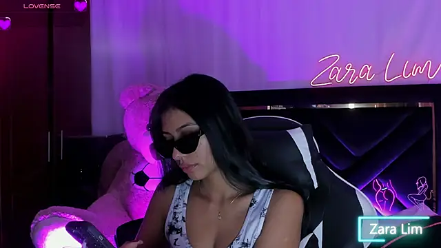 ZaraLim online show from 09/25/25, 02:43