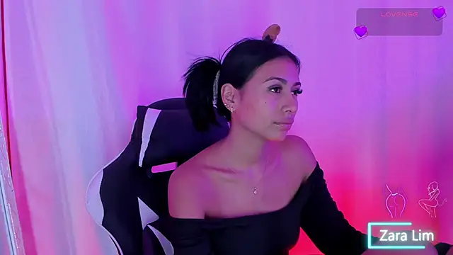 Snapshot of ZaraLim chatting on 10/08/25, 05:10 ZaraLim online show from 10/08/25, 05:10