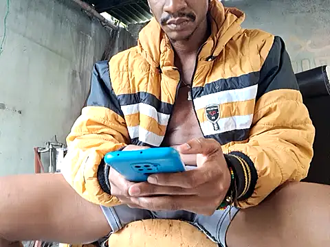 Snapshot of amarijones chatting on 09/20/25, 02:07 amarijones online show from 09/20/25, 02:07