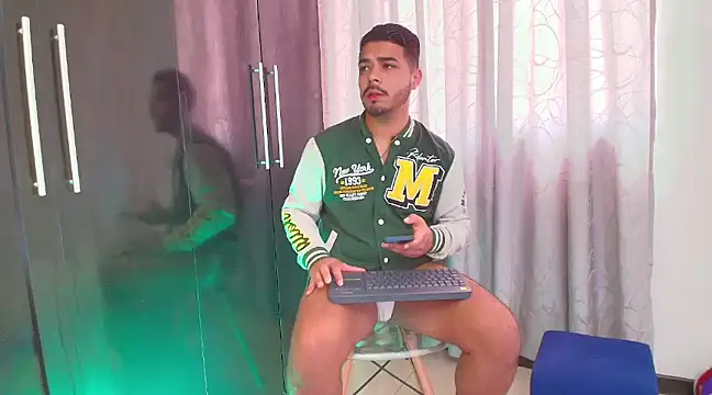 Snapshot of thiagowes chatting on 12/05/24, 05:17 thiagowes online show from 12/05/24, 05:17