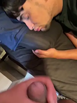 Snapshot of thiagowes chatting on 11/02/25, 06:43 thiagowes online show from 11/02/25, 06:43