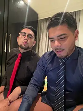 Snapshot of thiagowes chatting on 11/25/25, 02:22 thiagowes online show from 11/25/25, 02:22