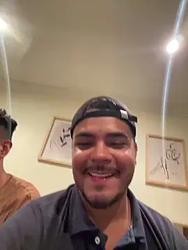 Snapshot of thiagowes chatting on 12/19/25, 04:41 thiagowes online show from 12/19/25, 04:41