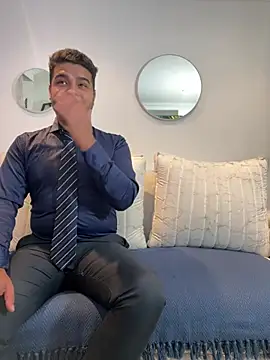 Snapshot of thiagowes chatting on 02/28/26, 03:40 thiagowes online show from 02/28/26, 03:40