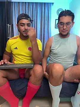 Snapshot of thiagowes chatting on 03/27/26, 03:45 thiagowes online show from 03/27/26, 03:45