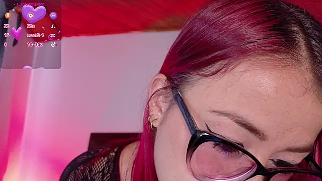 luccycollins  online show from 09/09/25, 02:49