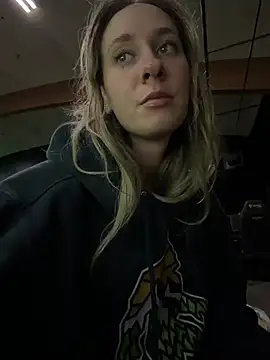 Snapshot of M1ssyk1ssy chatting on 04/18/26, 02:04 M1ssyk1ssy online show from 04/18/26, 02:04