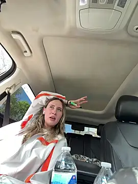 Snapshot of M1ssyk1ssy chatting on 04/24/26, 08:44 M1ssyk1ssy online show from 04/24/26, 08:44