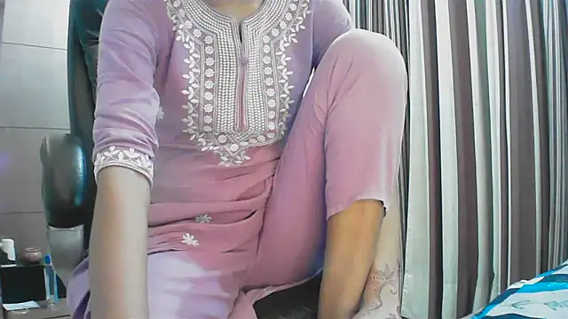 collage hoty online show from 11/20/25, 04:29