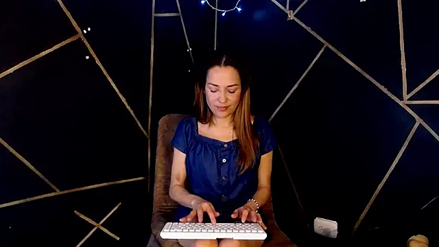 camilawm19 online show from 04/06/26, 12:41