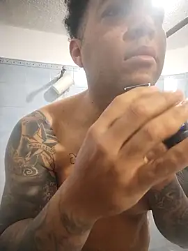 Snapshot of Morenocosta12 chatting on 09/15/25, 03:56 Morenocosta12 online show from 09/15/25, 03:56