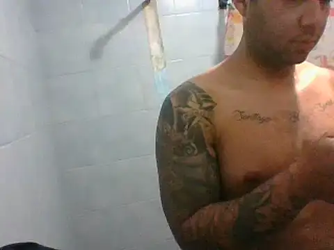 Snapshot of Morenocosta12 chatting on 09/17/25, 04:19 Morenocosta12 online show from 09/17/25, 04:19