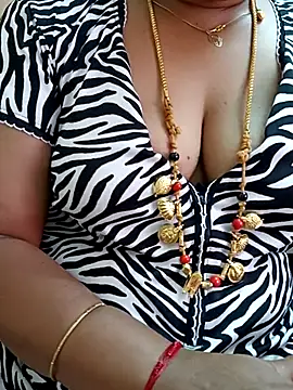 gaurika18 online show from 02/17/25, 08:30