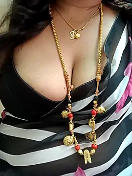 gaurika18 online show from 03/09/25, 11:47