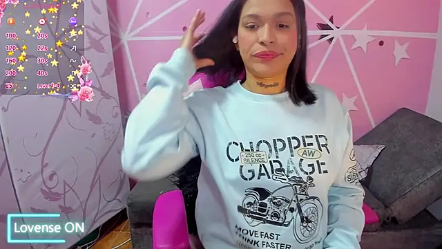 Snapshot of samantha_simur chatting on 12/13/24, 08:09 samantha simur online show from 12/13/24, 08:09