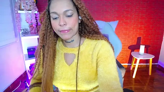 Snapshot of samantha_simur chatting on 02/11/25, 04:11 samantha simur online show from 02/11/25, 04:11