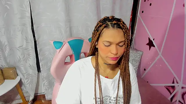 Snapshot of samantha_simur chatting on 02/23/25, 08:17 samantha simur online show from 02/23/25, 08:17