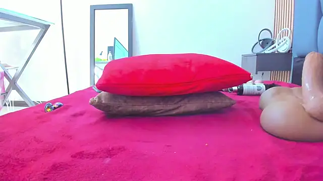 candela collinss online show from 01/18/25, 06:10