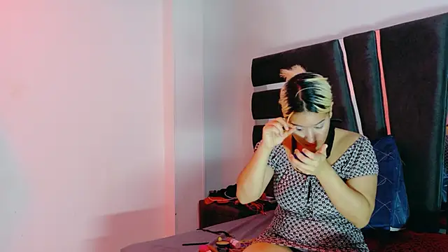 AliceandMax online show from 04/13/26, 02:00