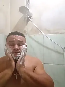 Snapshot of DitchingThrottle chatting on 04/10/26, 10:47 DitchingThrottle online show from 04/10/26, 10:47