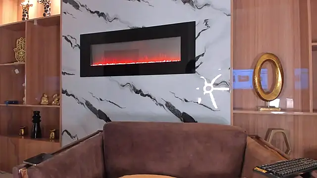 Keila Mendoza online show from 11/25/25, 04:23