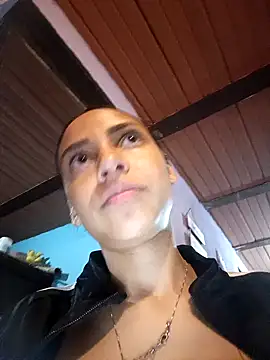 emma ambar online show from 02/05/25, 12:10