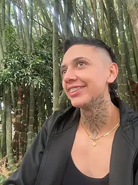 Snapshot of _PhillipBrown chatting on 12/14/24, 12:55 PhillipBrown online show from 12/14/24, 12:55