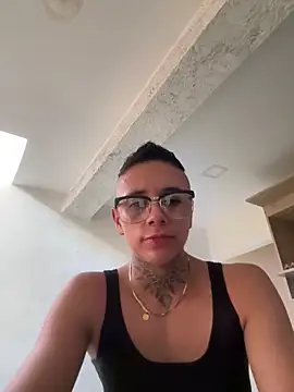 Snapshot of _PhillipBrown chatting on 03/09/25, 08:42 PhillipBrown online show from 03/09/25, 08:42