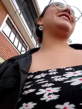 lara moon25 online show from 09/27/25, 08:14