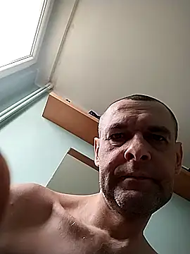 Andrzej-M online show from 11/02/25, 01:02