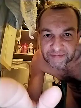 Snapshot of Andrzej-M chatting on 03/28/26, 10:20 Andrzej-M online show from 03/28/26, 10:20