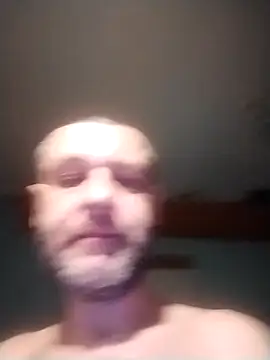 Snapshot of Andrzej-M chatting on 04/06/26, 02:20 Andrzej-M online show from 04/06/26, 02:20