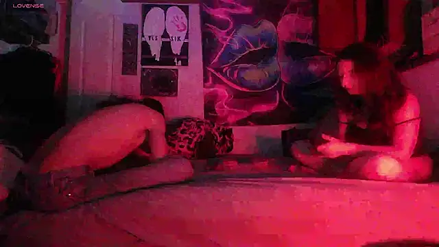 Snapshot of NovaLove2002 chatting on 11/13/25, 05:39 NovaLove2002 online show from 11/13/25, 05:39