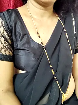 anuradha1432 online show from 11/18/25, 09:25