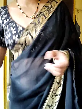 Snapshot of anuradha1432 chatting on 12/23/25, 09:51 anuradha1432 online show from 12/23/25, 09:51