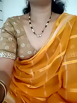 Snapshot of anuradha1432 chatting on 02/20/26, 09:21 anuradha1432 online show from 02/20/26, 09:21