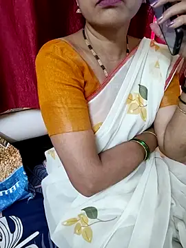 Snapshot of anuradha1432 chatting on 03/11/26, 09:26 anuradha1432 online show from 03/11/26, 09:26