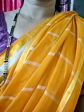 Snapshot of anuradha1432 chatting on 06/17/26, 10:17 anuradha1432 online show from 06/17/26, 10:17