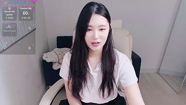 who Lilly online show from 11/01/25, 04:14