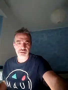 Snapshot of Marcolino183 chatting on 12/16/24, 02:49 Marcolino183 online show from 12/16/24, 02:49