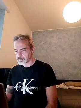 Snapshot of Marcolino183 chatting on 12/18/24, 03:22 Marcolino183 online show from 12/18/24, 03:22